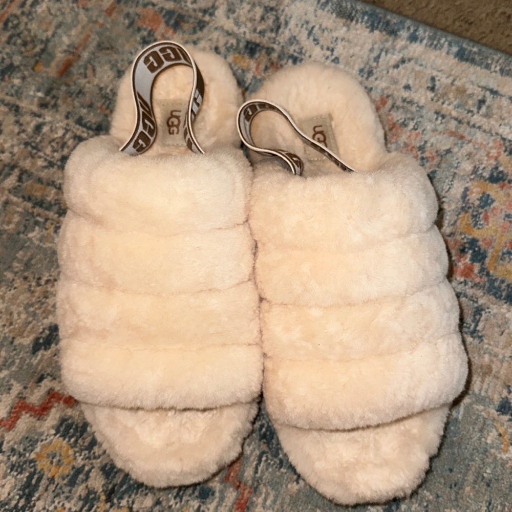 UGG Slides (size 9)